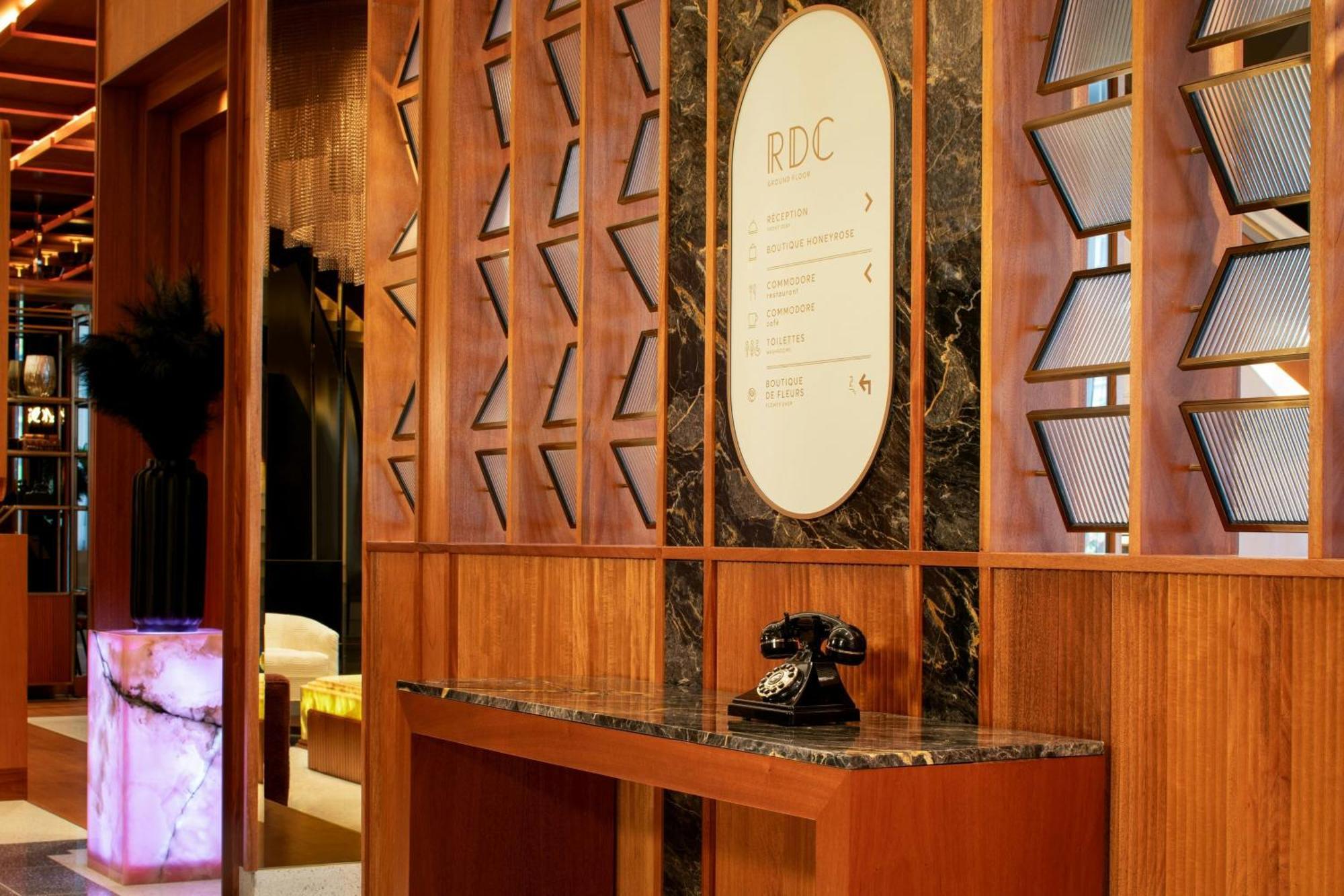 Honeyrose Hotel, Montreal, A Tribute Portfolio Hotel Exteriér fotografie The interior of the lobby